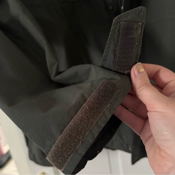 Columbia Men’s Dr Downpour Rain Jacket in Gravel - Picture 8 of 8